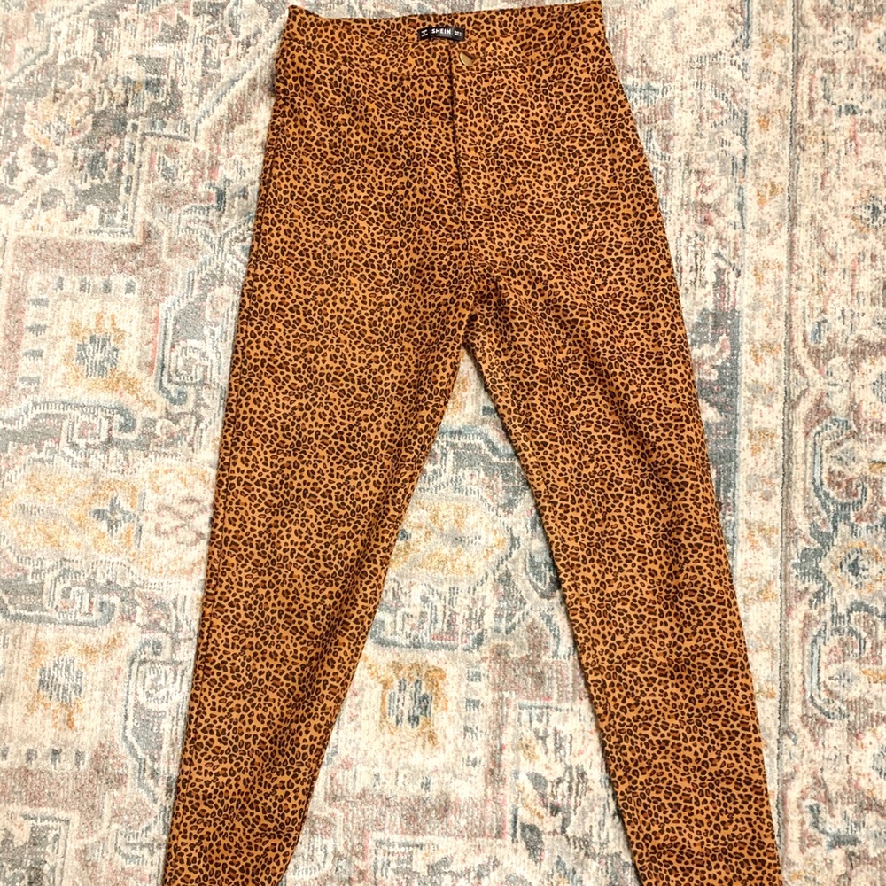 Cheeta print pants!